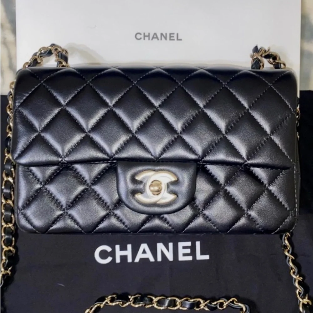 NEW CHANEL MINI CLASSIC FLAP BAG - Picture 1 of 16
